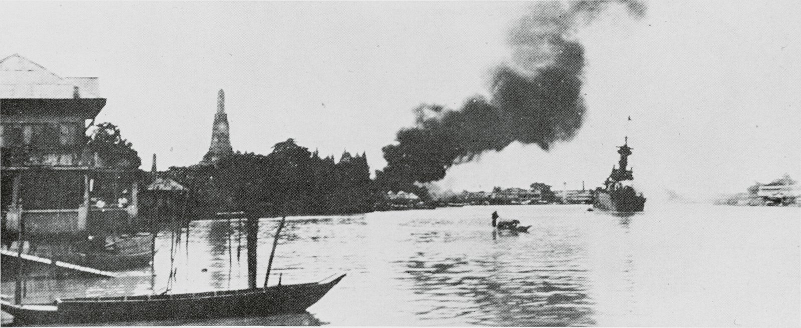 Chao Phraya river in historical Bangkok